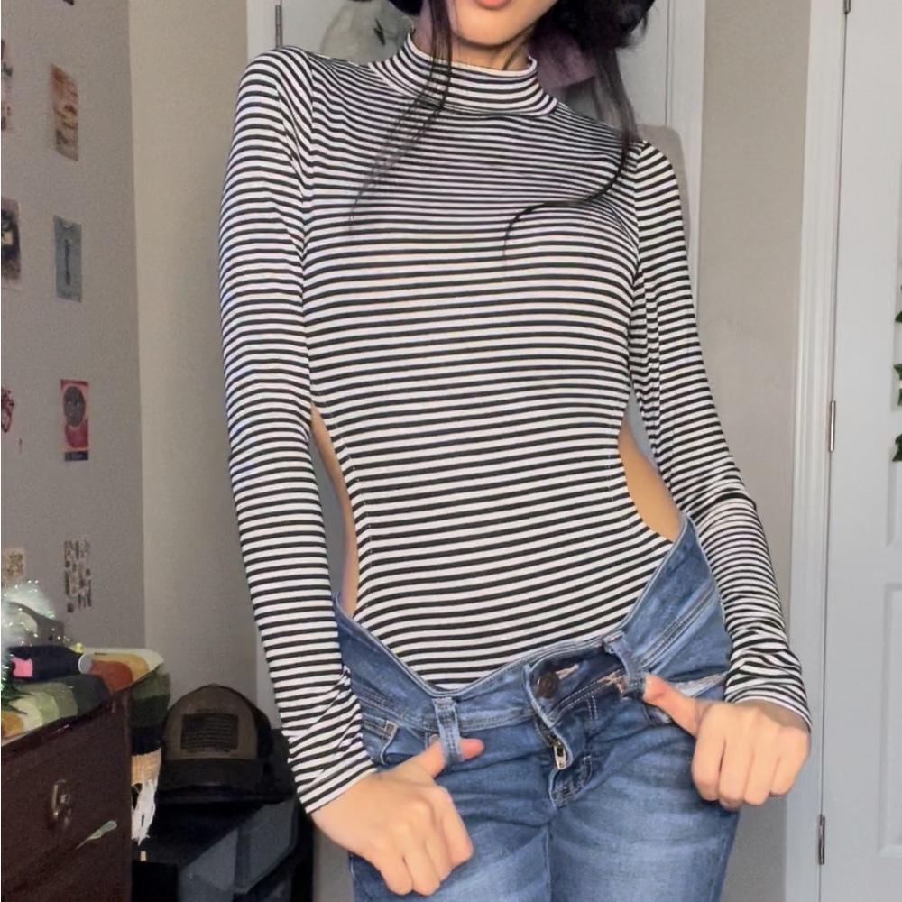 Striped backless long sleeve turtleneck